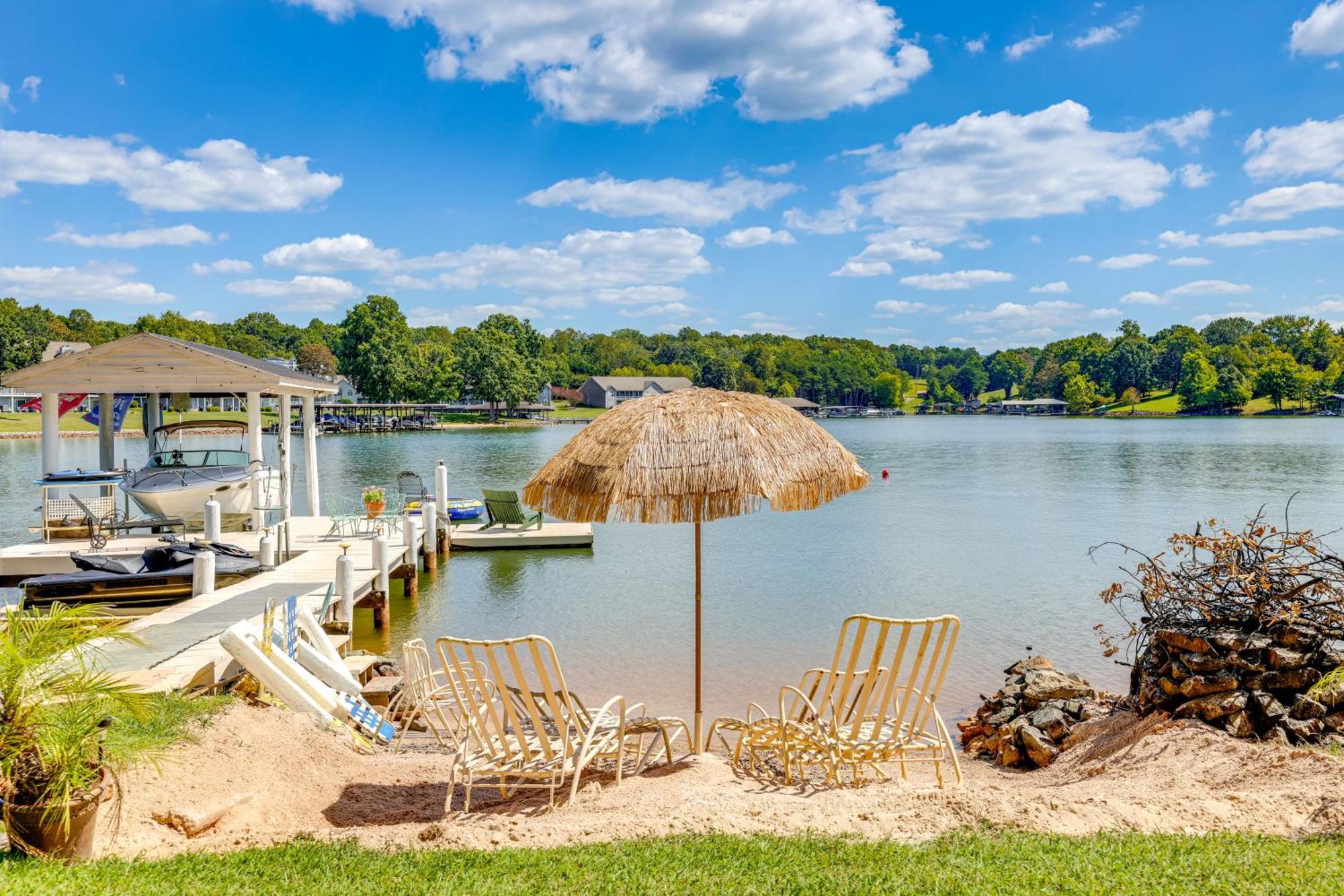 Smith Mountain Lake Retreat With Private Beach! Huddleston Exteriör bild