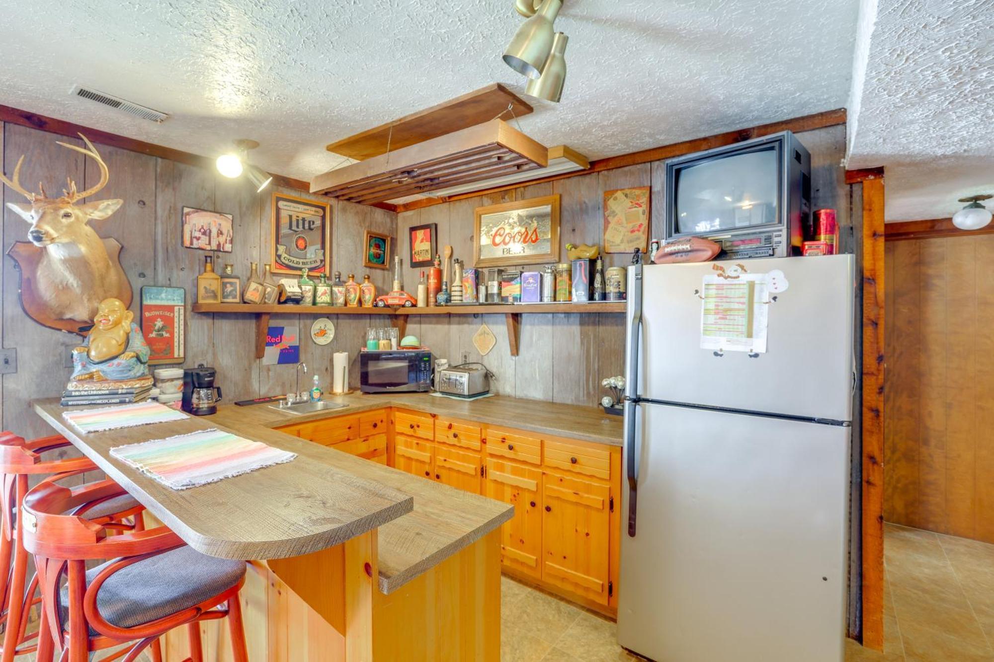 Smith Mountain Lake Retreat With Private Beach! Huddleston Exteriör bild