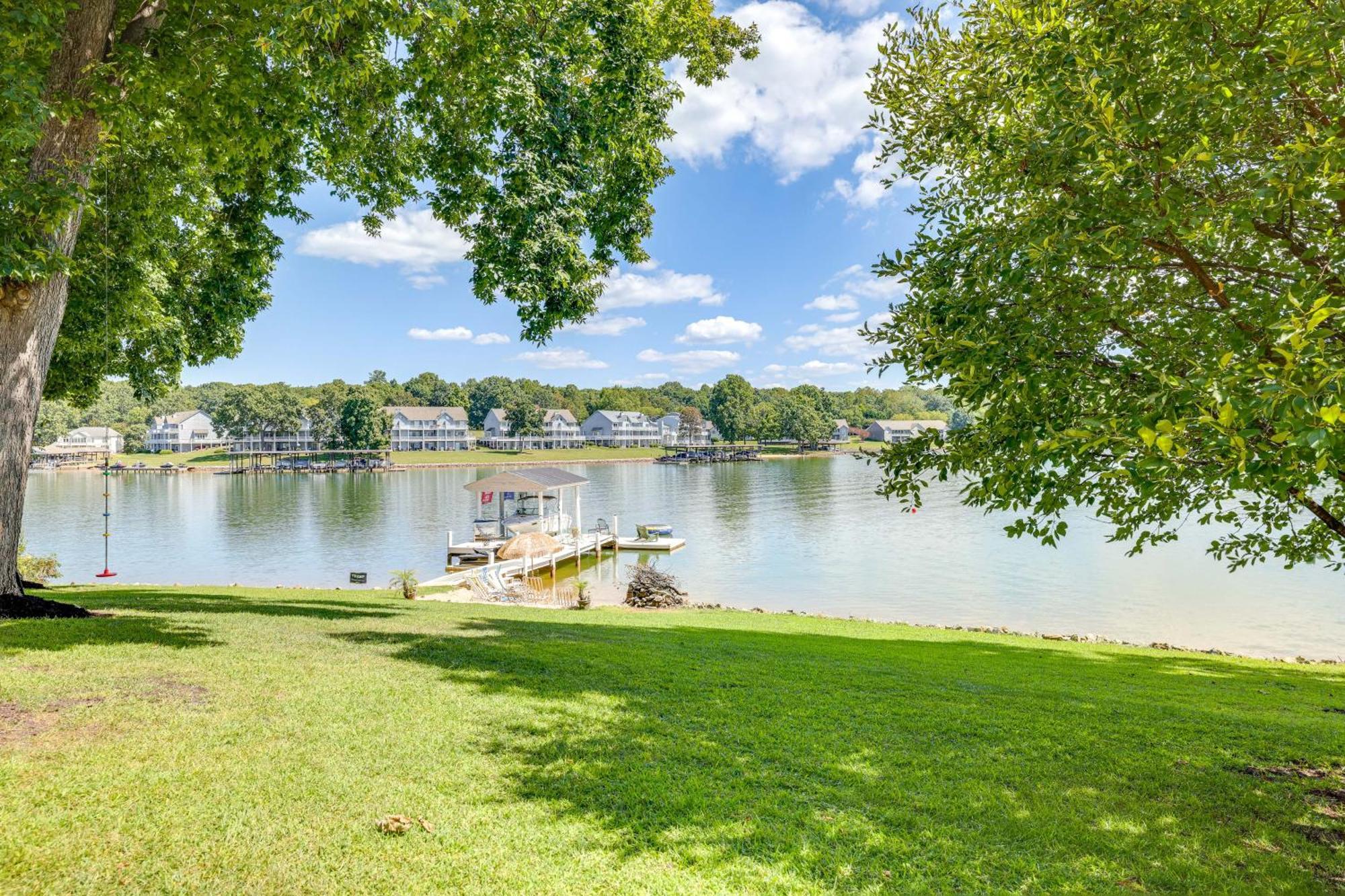 Smith Mountain Lake Retreat With Private Beach! Huddleston Exteriör bild