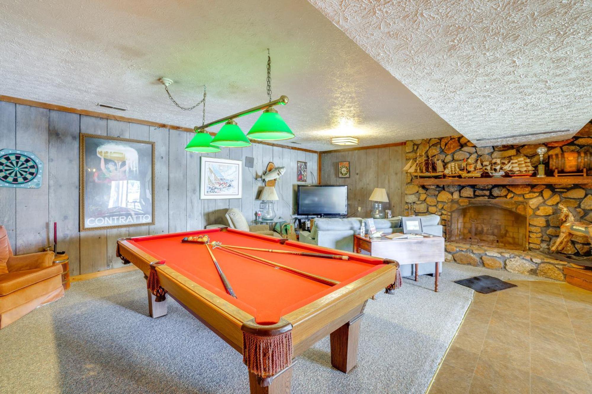 Smith Mountain Lake Retreat With Private Beach! Huddleston Exteriör bild